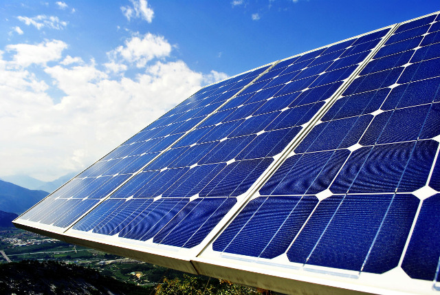 Polikristalni solarni panel
